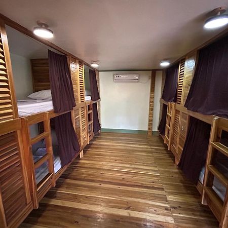 Islanders Hostel Port Barton サン・ヴィチェンテ エクステリア 写真